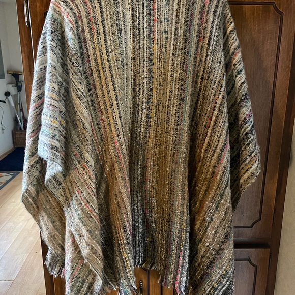 Pinklicious Poncho: Asymmetrical Cozy Knit Fringe - Picture 2 of 5